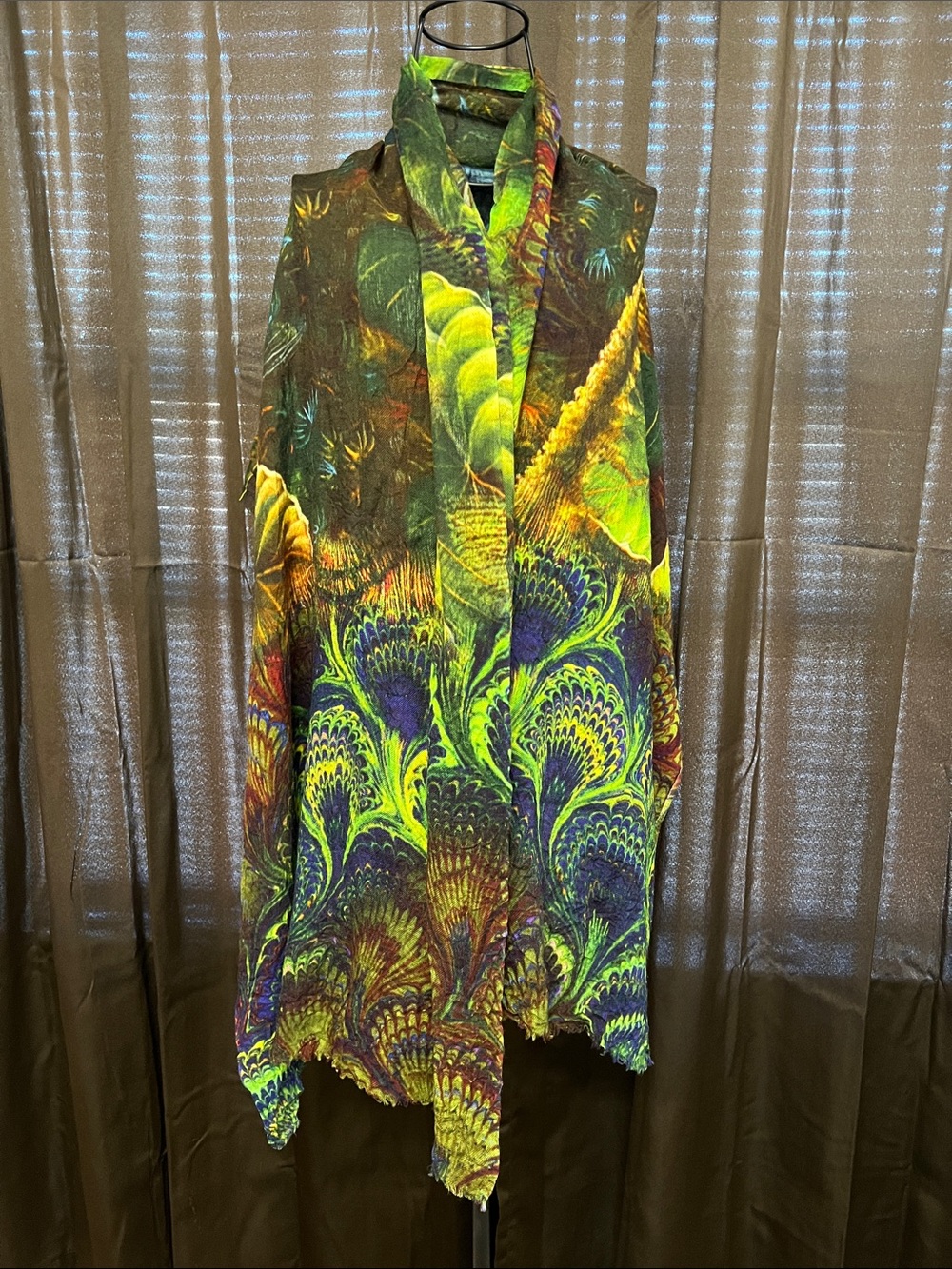 House Of Cashmere London Vibrant Peacock Feather Print Shawl - Green & Purple